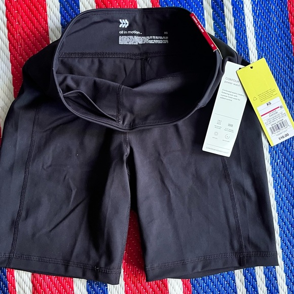 Women's Contour Power Waist Hip
Shorts Black- XS - Picture 3 of 3